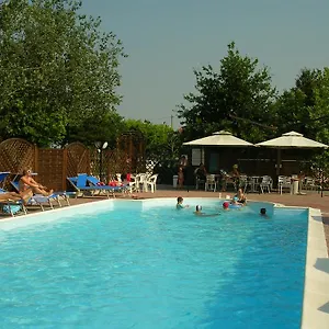 https://la-casina-lido-di-classe.emilia-romagnahotels.net